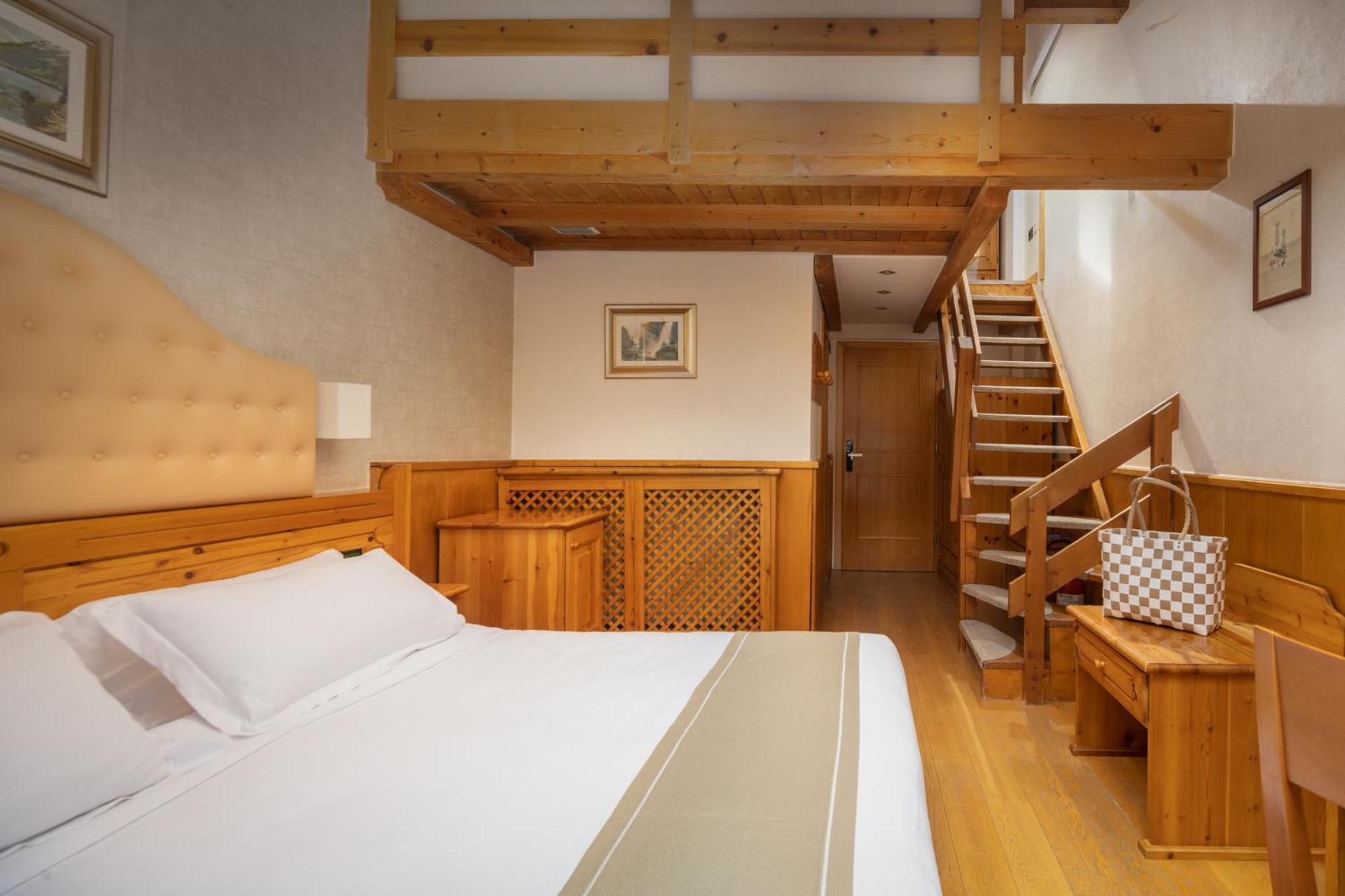 Hotel Splendid 마돈나 디 캄필리오 외부 사진