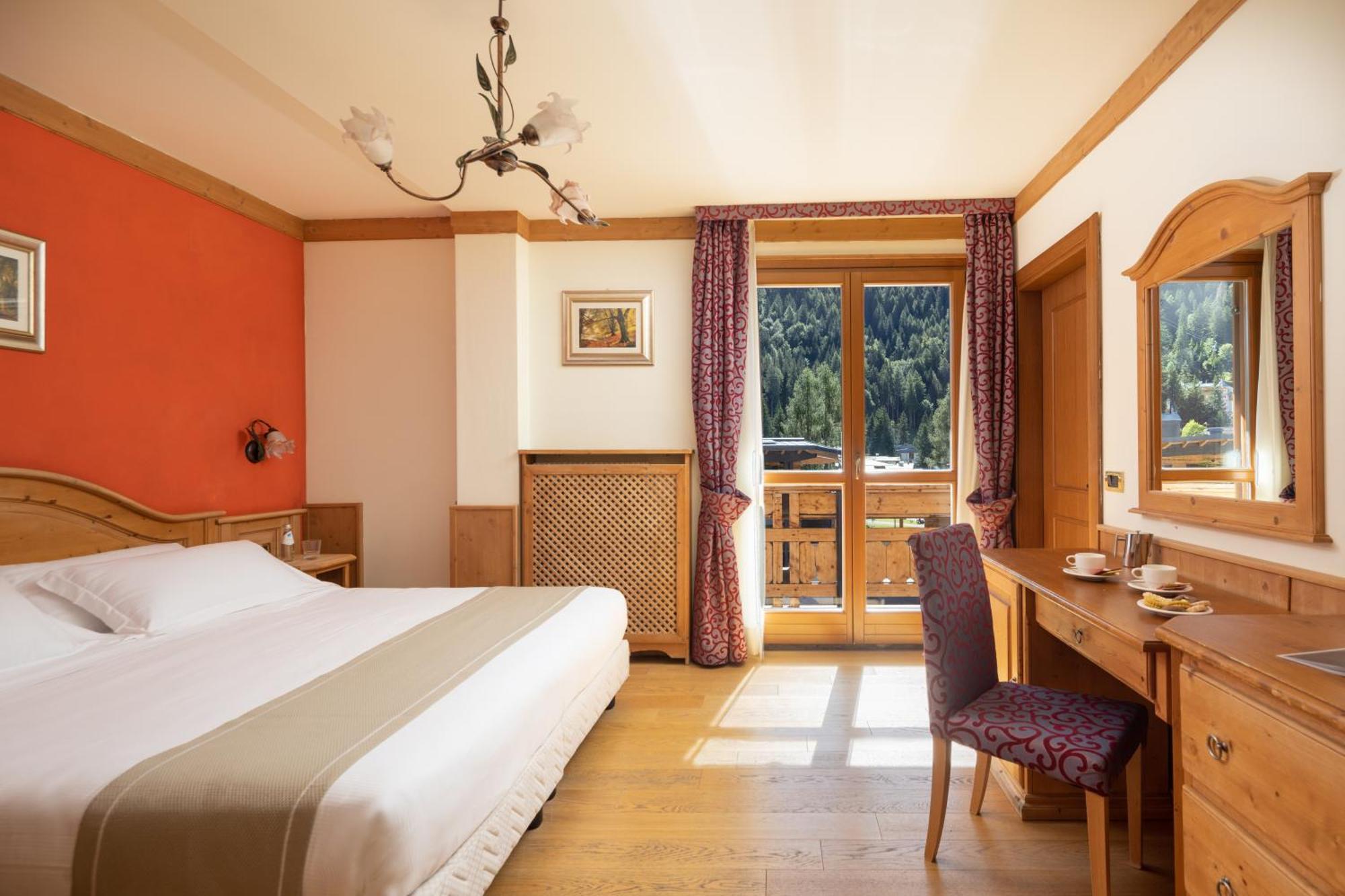 Hotel Splendid 마돈나 디 캄필리오 외부 사진
